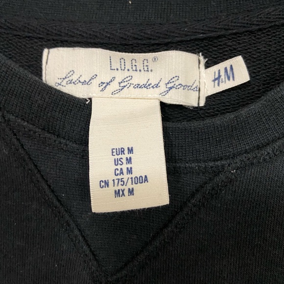 NWOT graphic top - Picture 4 of 4